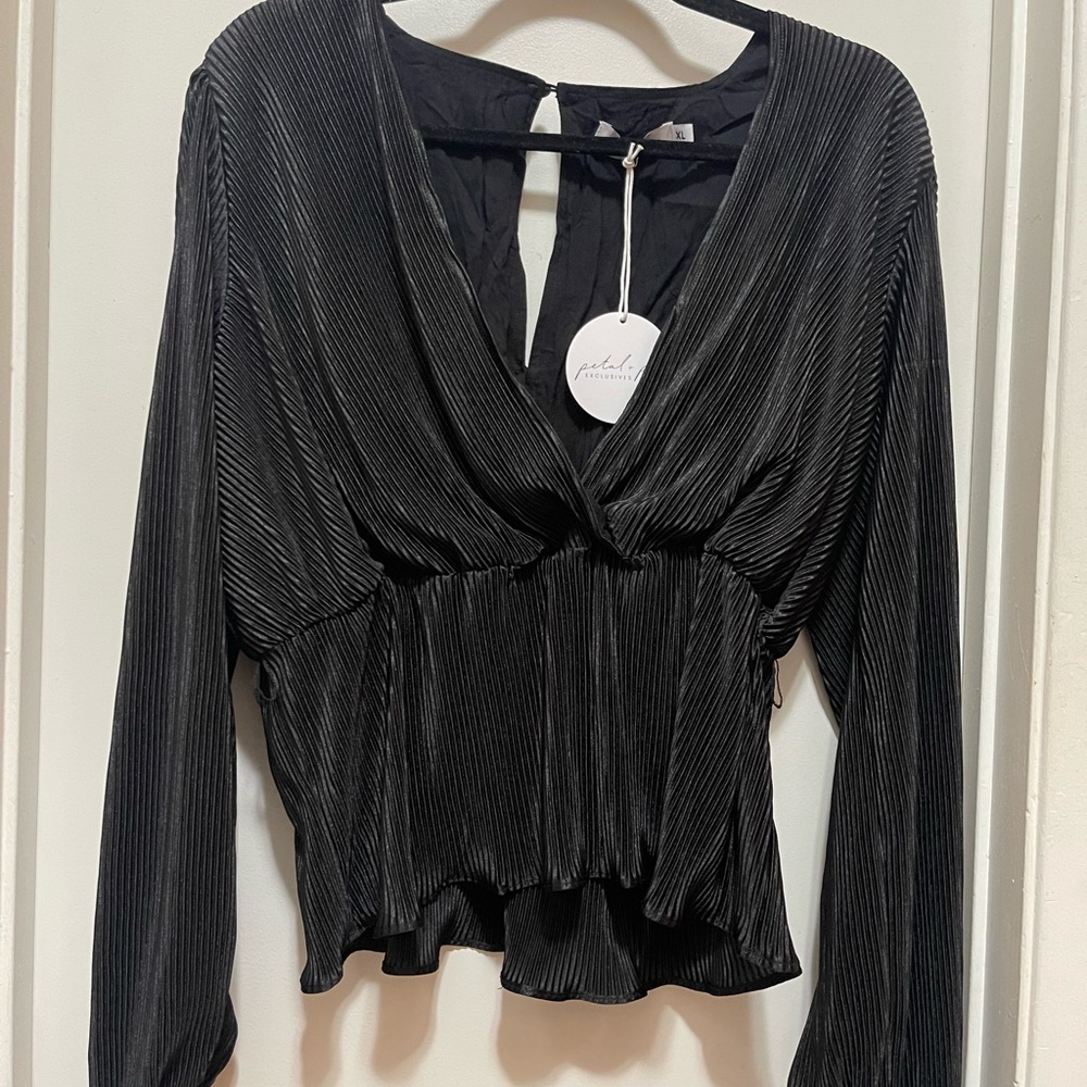Petal & Pup Black Pleated Women's Set